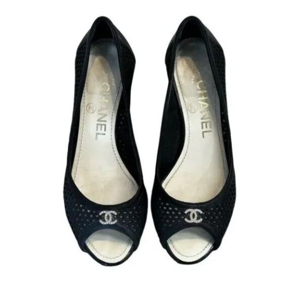 Chanel Women's Black Mesh Peep Toe kitten Heels with Pearl CC Logo Size 5 - Picture 1 of 7